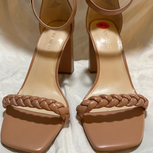 Nine West Tan Braided Strap Heels Size 9.5
New without Tags - Picture 2 of 10